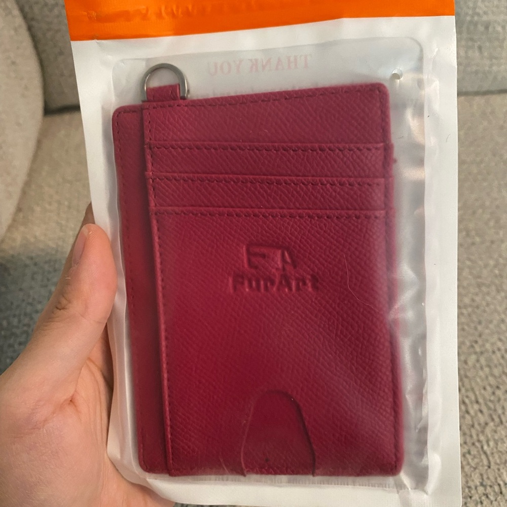 Small, compact, minimalist card holder/wallet